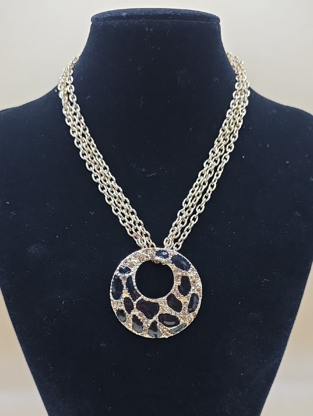 Vintage Guess Leopard Pendant Necklace